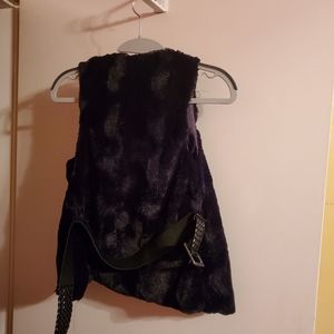 Black fur like girls vest